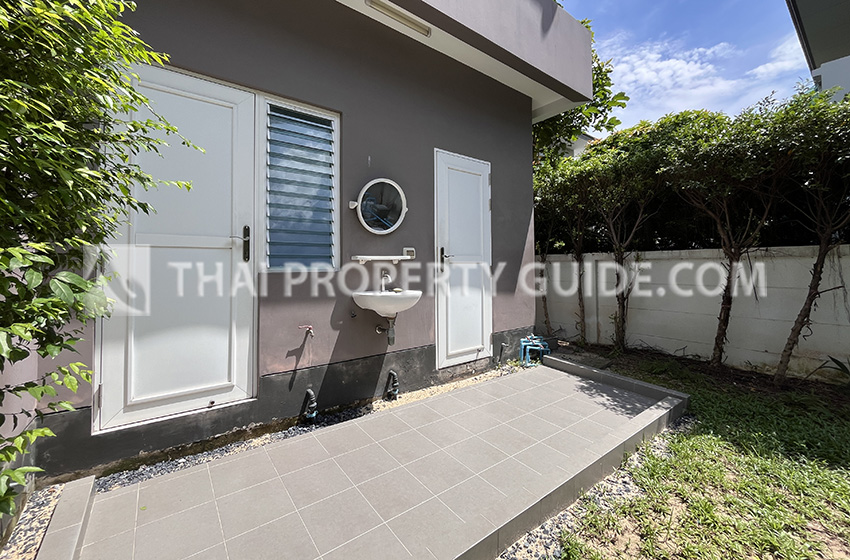 House with Shared Pool in Bangnatrad 